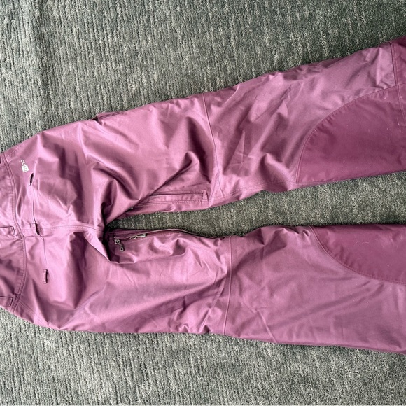 Patagonia Women’s Insulated Snowbelle Pants - Picture 2 of 5